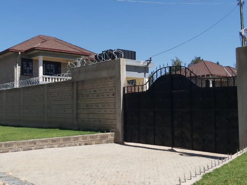 4 BR + DSQ Mansion in Muthaiga Est. FOR SALE in Nanyuki Acre Property & Residence in Nanyuki