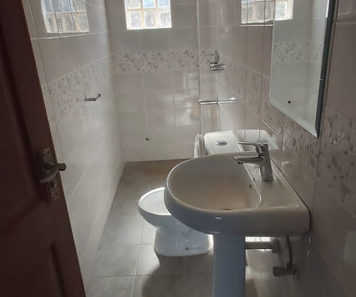 4 BR + DSQ Mansion in Muthaiga Est. FOR SALE in Nanyuki Acre Property & Residence in Nanyuki